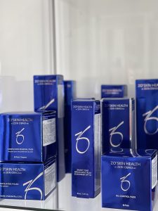 Τα προϊόντα ZO Skin Health παρέχονται μόνο κατόπιν υποχρεωτικού consultation, ώστε να επιλεγούν τα κατάλληλα προϊόντα σύμφωνα με τις ανάγκες του δέρματός σας. ZO Skin Health products are provided only after a mandatory consultation, to ensure the correct products are selected for your skin needs.